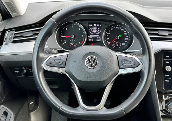 Volkswagen Passat cena 86800 przebieg: 154218, rok produkcji 2020 z Reda małe 211